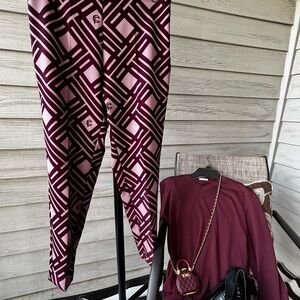 Chic Geometric Women's Leggings in Burgundy